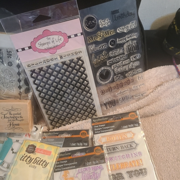 Gigantic Bundle of rubber stamps with over 120 misc stamps - Picture 5 of 5